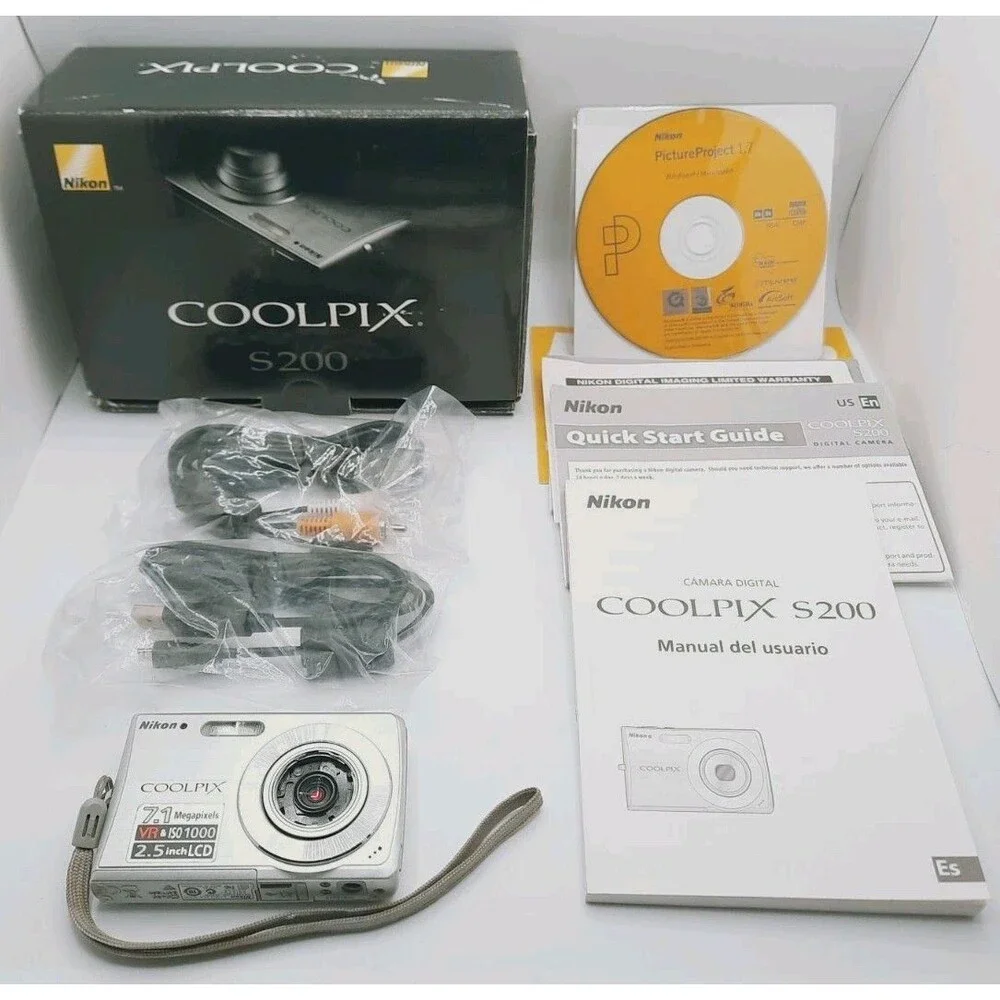 Nikon Coolpix S200 Silver 7.1 Megapixels For Parts Only Battery Cables Box